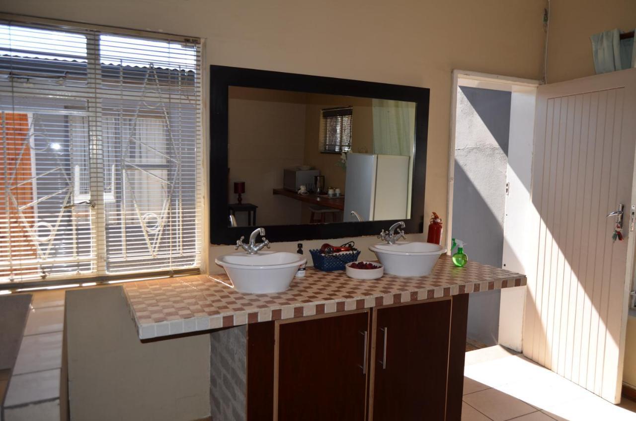 A & R Guesthouse Μπλουμφοντέιν Εξωτερικό φωτογραφία